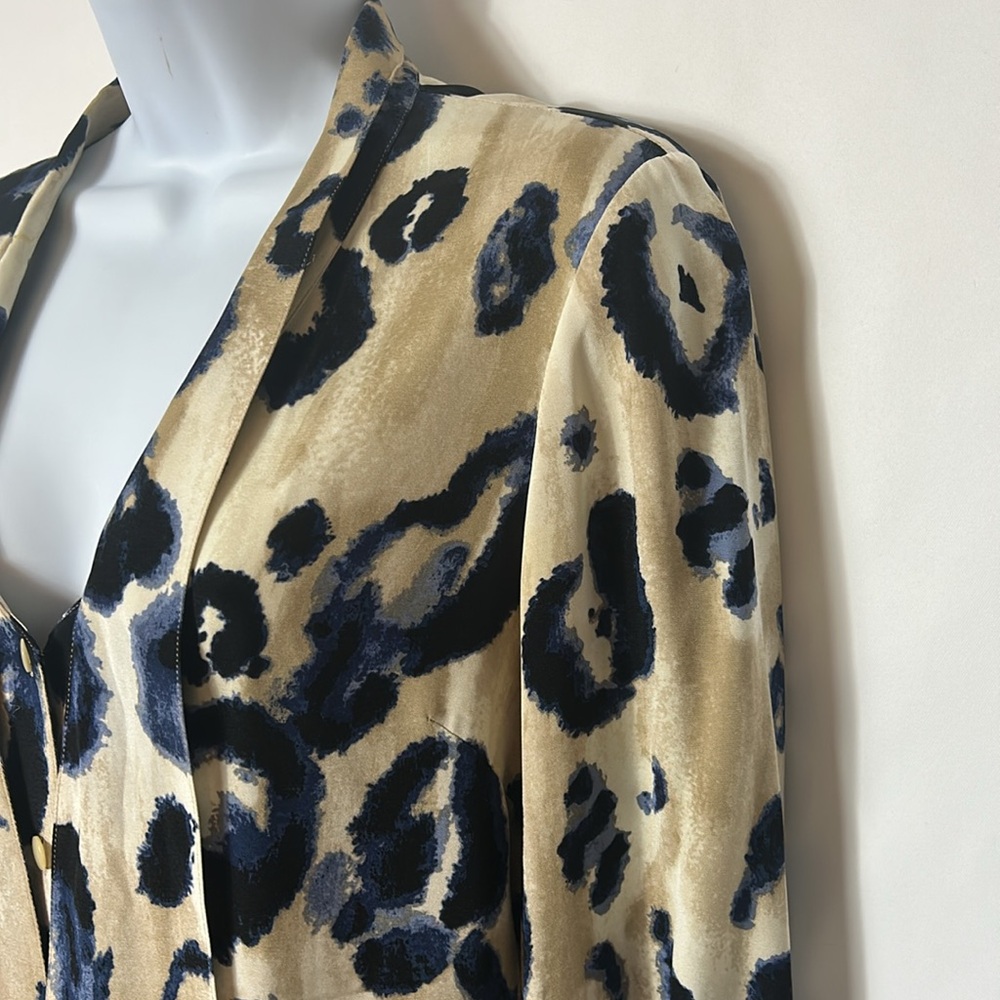 St. John Size Small Silk Blouse Button Front Scarf Accent Leopard Pattern Top - Picture 4 of 10